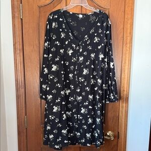 Old Navy Black Floral Long Sleeve Dress